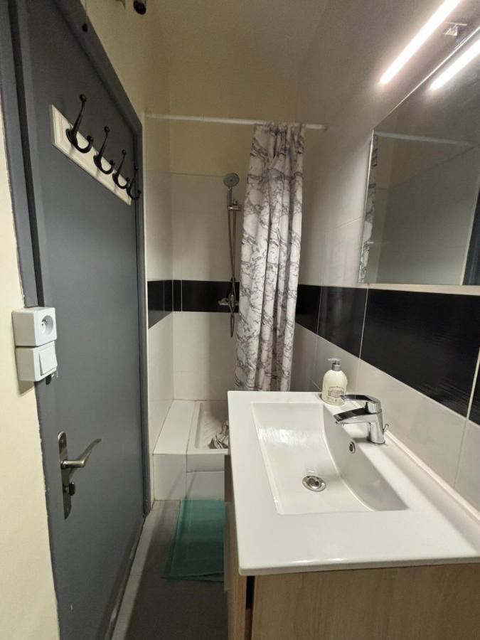 Agapee Apartment Aix-en-Provence Bagian luar foto
