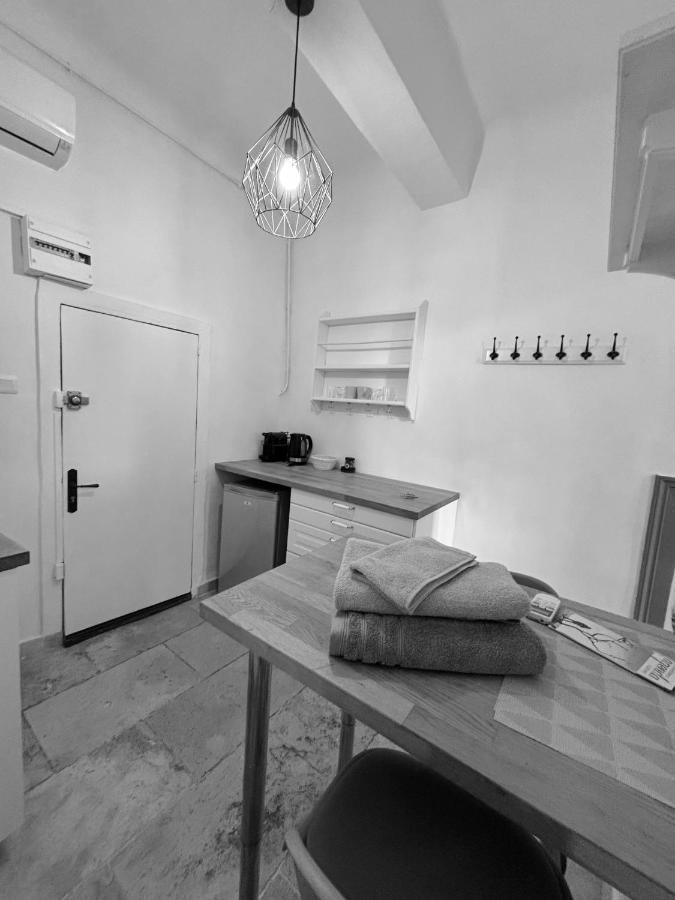 Agapee Apartment Aix-en-Provence Bagian luar foto