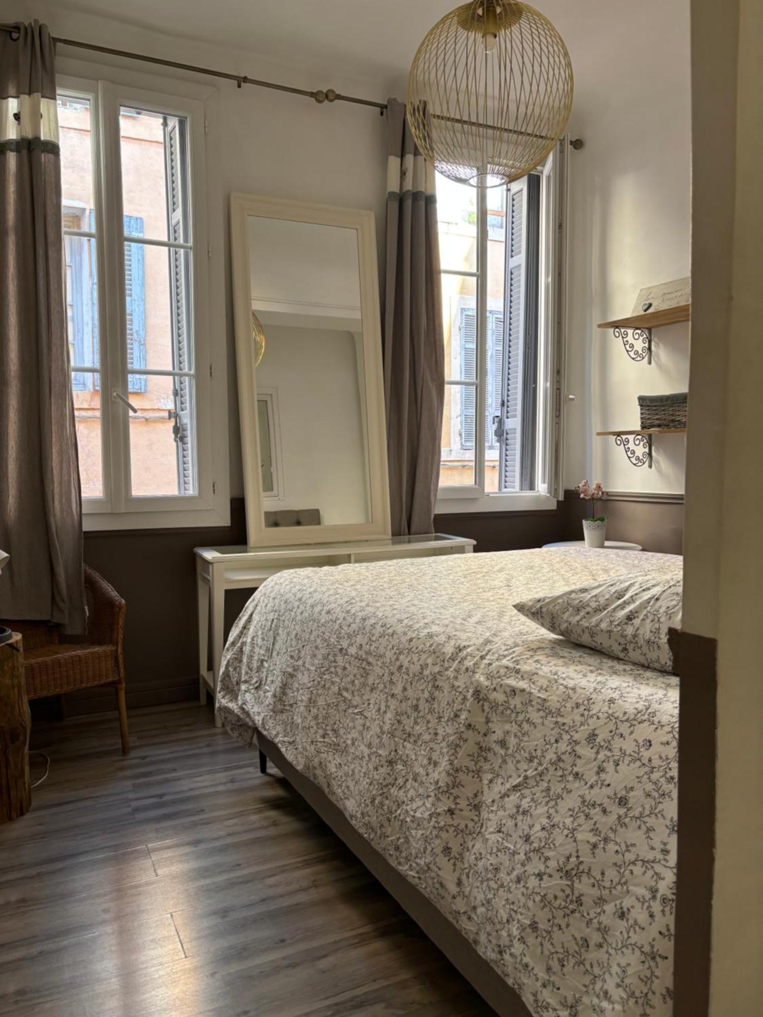 Agapee Apartment Aix-en-Provence Bagian luar foto